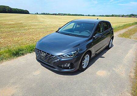 Hyundai i30 1.5 T-GDI Mild-Hybrid 48V Edition