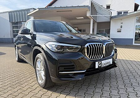 BMW X5 xDrive 30d LED Memory Kamera AHK CarPly Leder