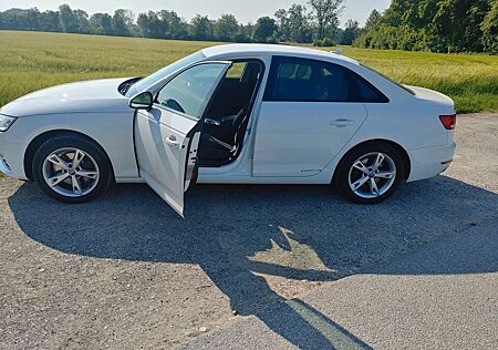 Audi A4 2.0 TFSI ultra sport. TÜV/Serv. neu. 8 Reifen