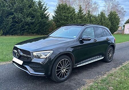 Mercedes-Benz GLC 300 d 4MATIC AMG VOLL AUSTATUNG 9G-Tronic