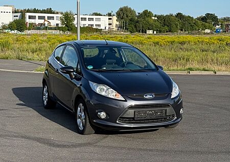 Ford Fiesta 1.4 Benzin, Klimaautomatik, Nichtraucher