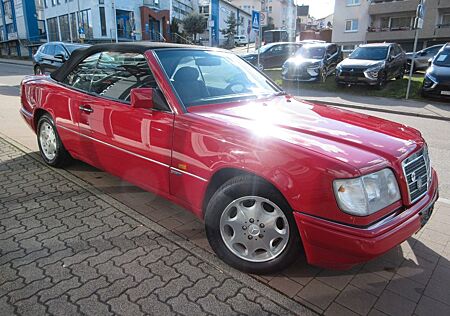 Mercedes-Benz E 200 Sportline Cabrio/Klimaanlage/LM Felgen