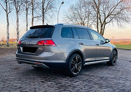 VW Golf Volkswagen 2.0 TDI BMT 135kW DSG 4MOTION Alltrack ...