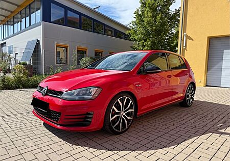 VW Golf Volkswagen 2.0 TDI GTD DSG AHK LEDER LED Navi TÜV NEUE