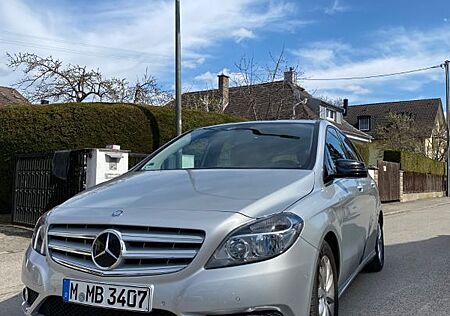 Mercedes-Benz B 200 CDI - 8x bereift