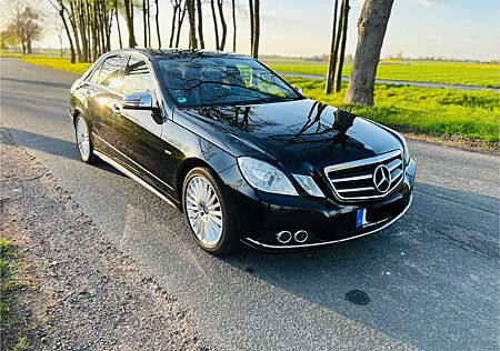 Mercedes-Benz E 200 CGI BlueEFFICIENCY ELEGANCE