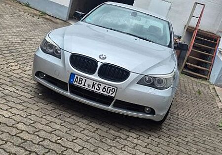 BMW 525i -