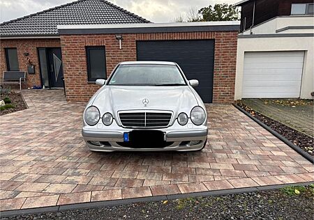 Mercedes-Benz E 240 CLASSIC Classic