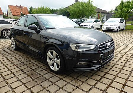 Audi A3 Lim.Xenon LED Navi Sportsitze S-line Pake PDC