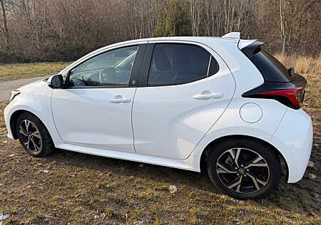 Toyota Yaris 1.5-l-VVT-i Hybrid 116 CVT Team Deutsc...
