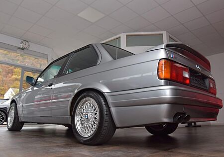 BMW 325i E30 M-Technik II/Note 1++/H/2 Hand/ORIGINAL