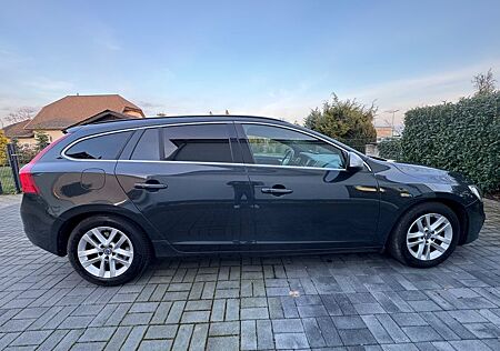 Volvo V60 D4 Geartronic R Design