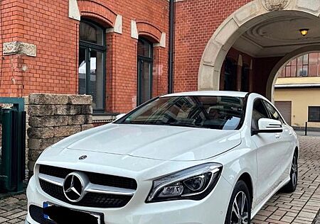 Mercedes-Benz CLA 180 d -