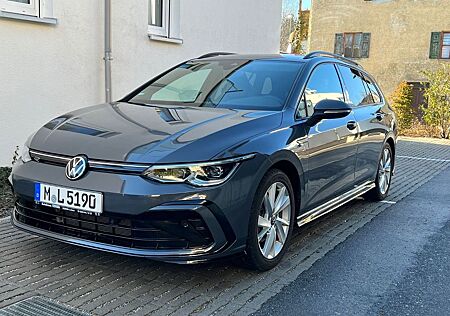 VW Golf Volkswagen VIII Variant R-Line eTSI 1.5 IQ LED 18