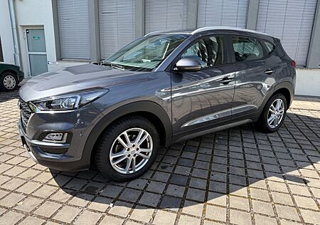 Hyundai Tucson Advantage 2WD NAVI-KAMERA-AUTOMATIK-TÜV