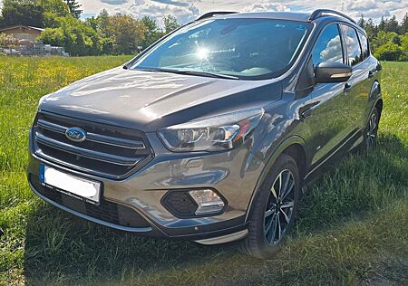 Ford Kuga 2,0 TDCi 2x4 110kW ST-Line TÜV Neu SR WR