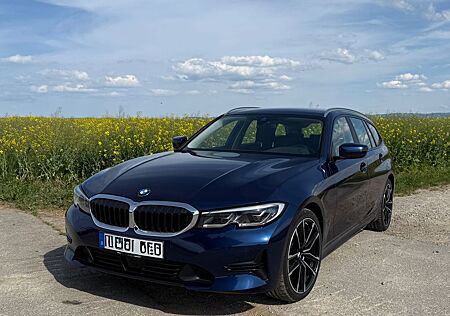 BMW 320d xDrive Touring Advantage AHK 8-Fach HU neu