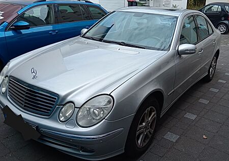 Mercedes-Benz E 350 4MATIC AVANTGARDE *Scheckheftgepflegt*