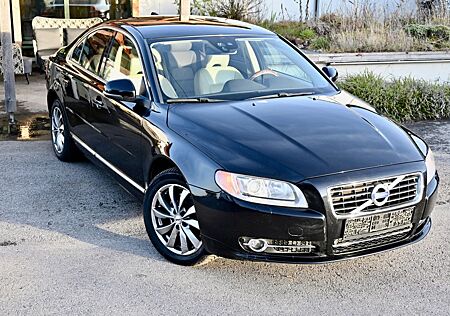 Volvo S80 T6 AWD Geartr., 305 PS / 3 L, Vorstands-KFZ