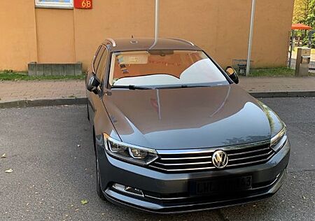 VW Passat Variant Volkswagen 2.0 TDI DSG Highline Variant ...