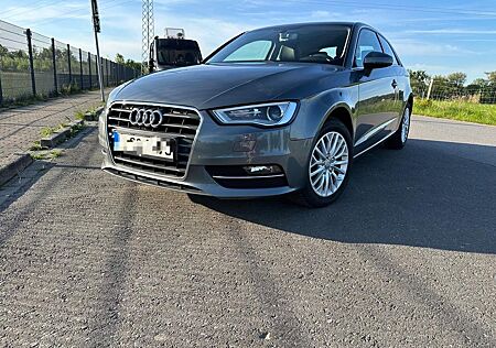 Audi A3 1.2 TFSI Ambiente- Scheckheft- TÜV neu- TOP