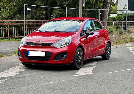 Kia Rio 1.4 109PS NAVI KEYLESS KLIMA TOP AUSSTATTUNG