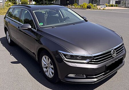 VW Passat Variant Volkswagen 2.0 TDI DSG*AHK*ACC*SHZ*LED*Navi