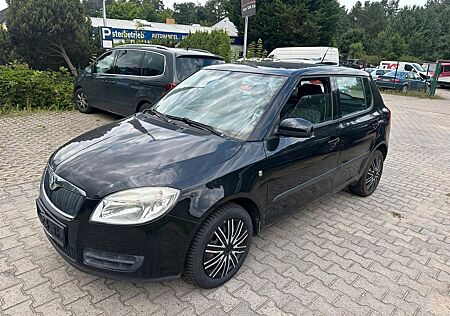 Skoda Fabia Ambiente Klima neu TUV