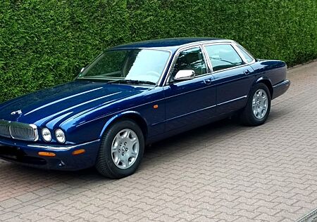 Jaguar XJ8 3.2 -