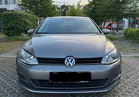 VW Golf Volkswagen VII Lim. Trendline BMT