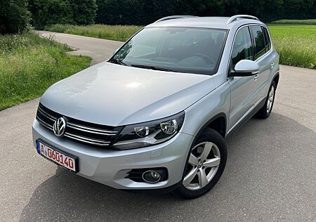 VW Tiguan Volkswagen - 2.0 TDI - Track & Style *4Motion* AHK!