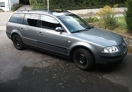 VW Passat Variant Volkswagen 1.6 Basis Variant Basis
