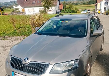 Skoda Octavia 1.6 TDI Joy Combi Joy