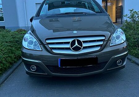 Mercedes-Benz B 200 Turbo -