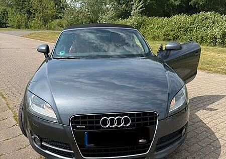 Audi TT Roadster 3.2 S tronic quattro -