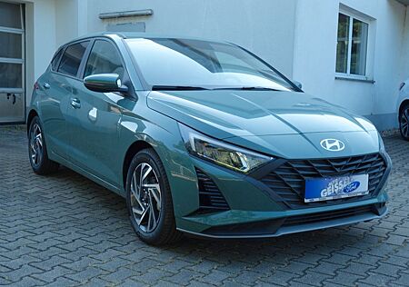 Hyundai i20 WAVE Klima NAVI DAB Winterp. Kamera