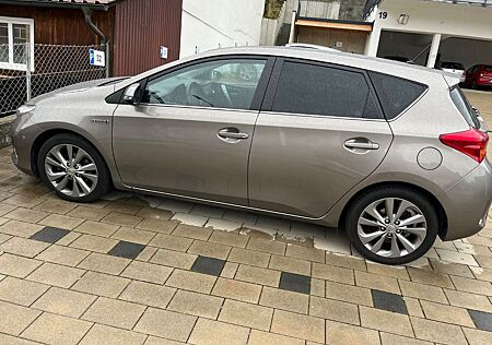 Toyota Auris 1.8 VVT-i Hybrid Start Edition