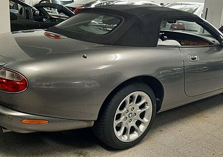 Jaguar XK8 4,2 L. V8 6 Gang Autom. Cabriolet