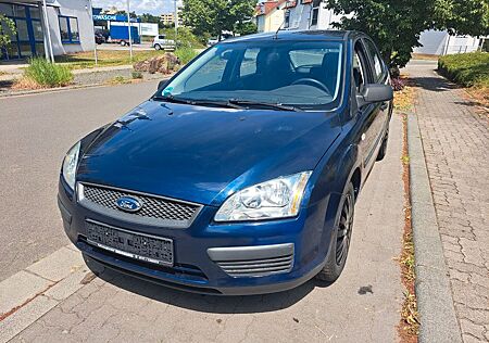 Ford Focus 1,8 (TÜV, Neu Inspektion)