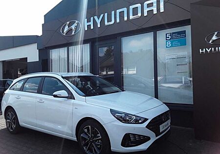 Hyundai i30 KOMBI 1,5T 160PS 7-DCT TREND KAMERA CARPLAY