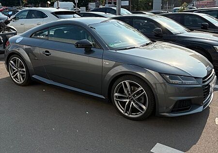 Audi TT Coupe 2.0 TFSI S tronic quattro -