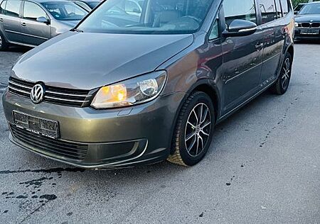 VW Touran Volkswagen 7 Sitzplätze