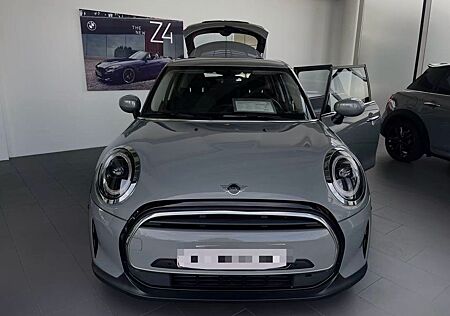 Mini ONE 5-Türer Automatik Unfallfrei 2 Radsätze