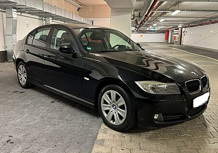 BMW 318d Edition KLIMAA~PDC~TÜVNEU~START/STOPP~