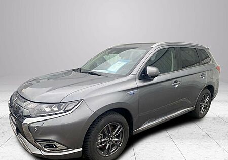 Mitsubishi Plug in Hybrid Outlander Plug-in Hybrid Outlander 2.4 PHEV PLUS PIANO-LAC