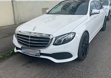 Mercedes-Benz E 220 d T Autom. WS Cockpit, Klima 3-Zone, Sthz