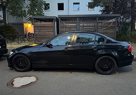 BMW 325xi -