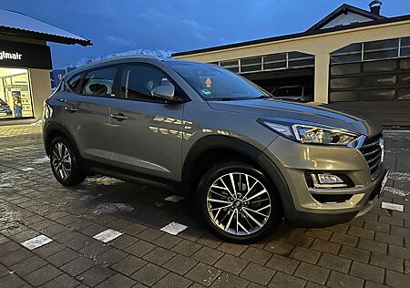 Hyundai Tucson 1.6 CRDi DCT Advantage + 2WD Advantage +