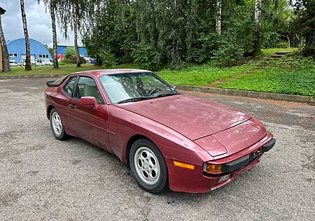 Porsche 944