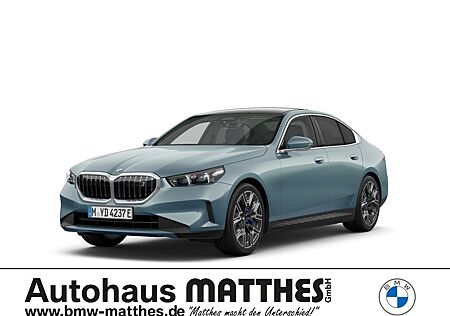 BMW i5 eDrive40 Limousine M Sport Autobahnassistent